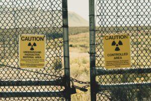 Cancello di ingresso in un area radioattiva