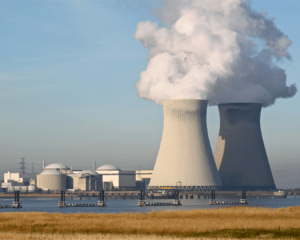 Centrale nucleare civile vista da lontano